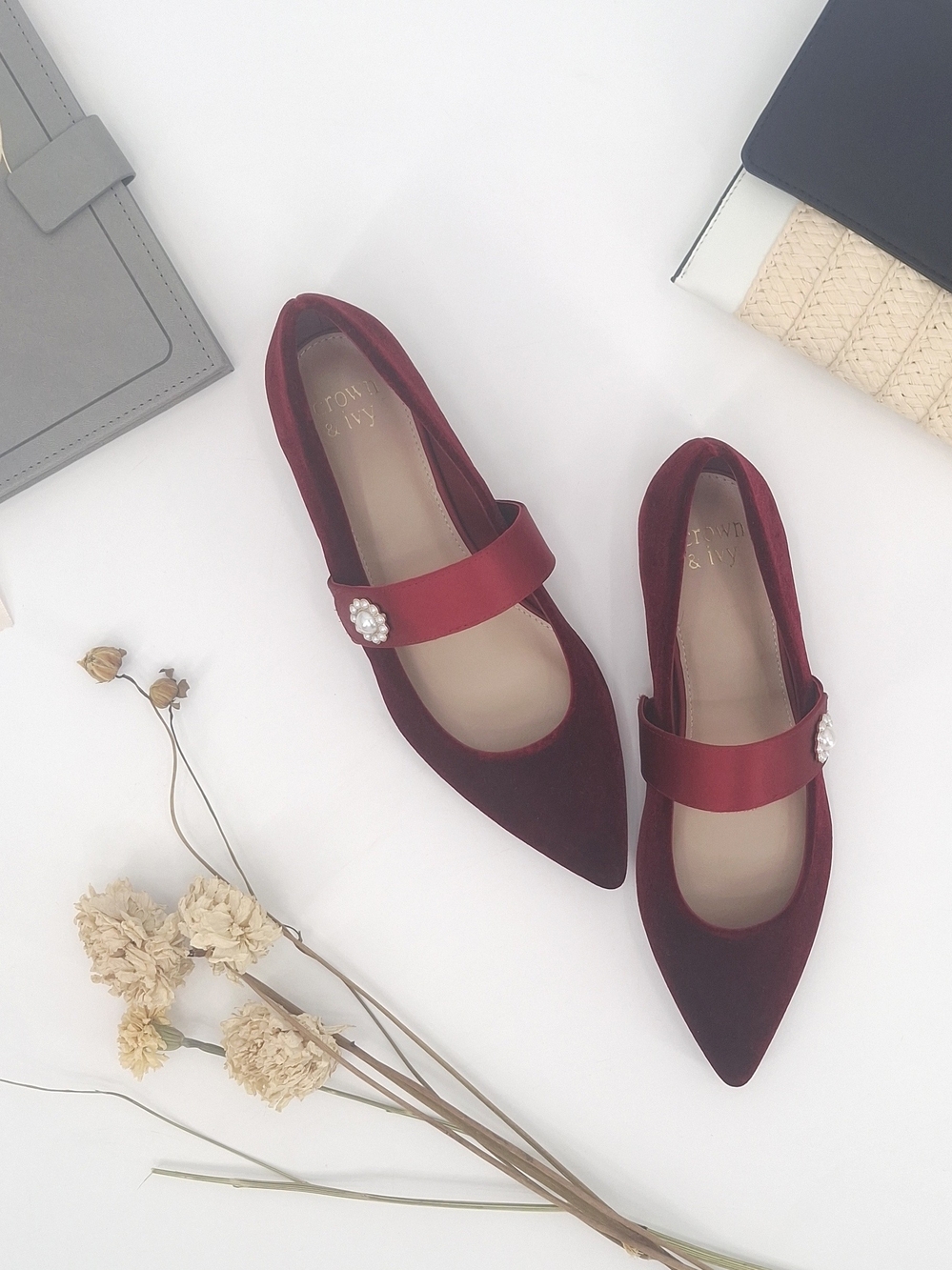 ✨Crown & Ivy Melanie Burgundy Velvet Mary Jane Flats - Size 8.5✨